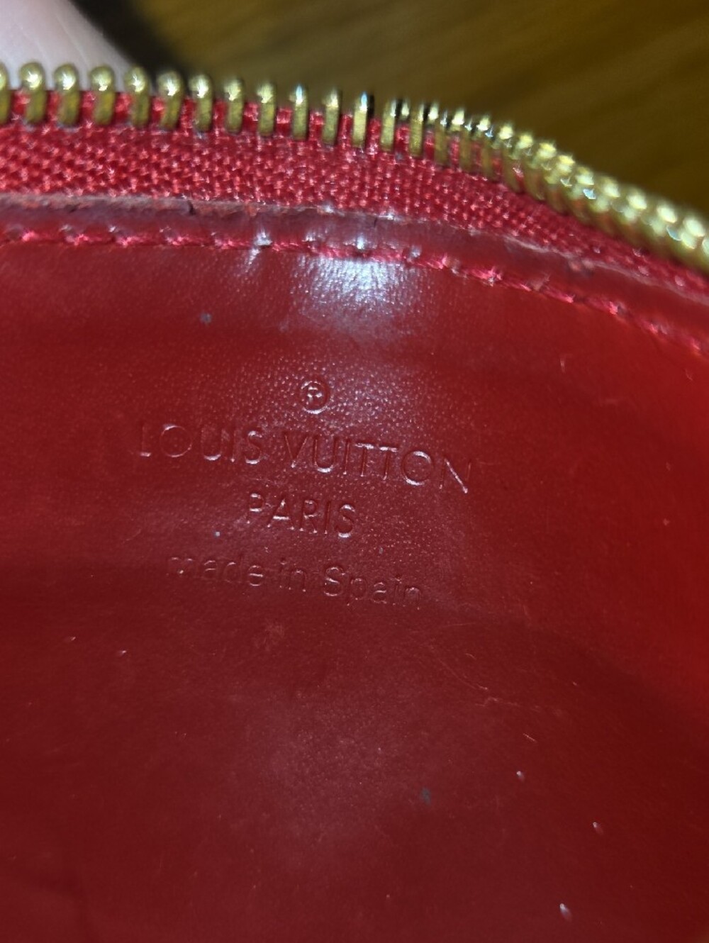 Louis Vuitton Red Patent Zip Key Pouch with Gold Hardware. With  A Dustbag - Picture 3 of 8